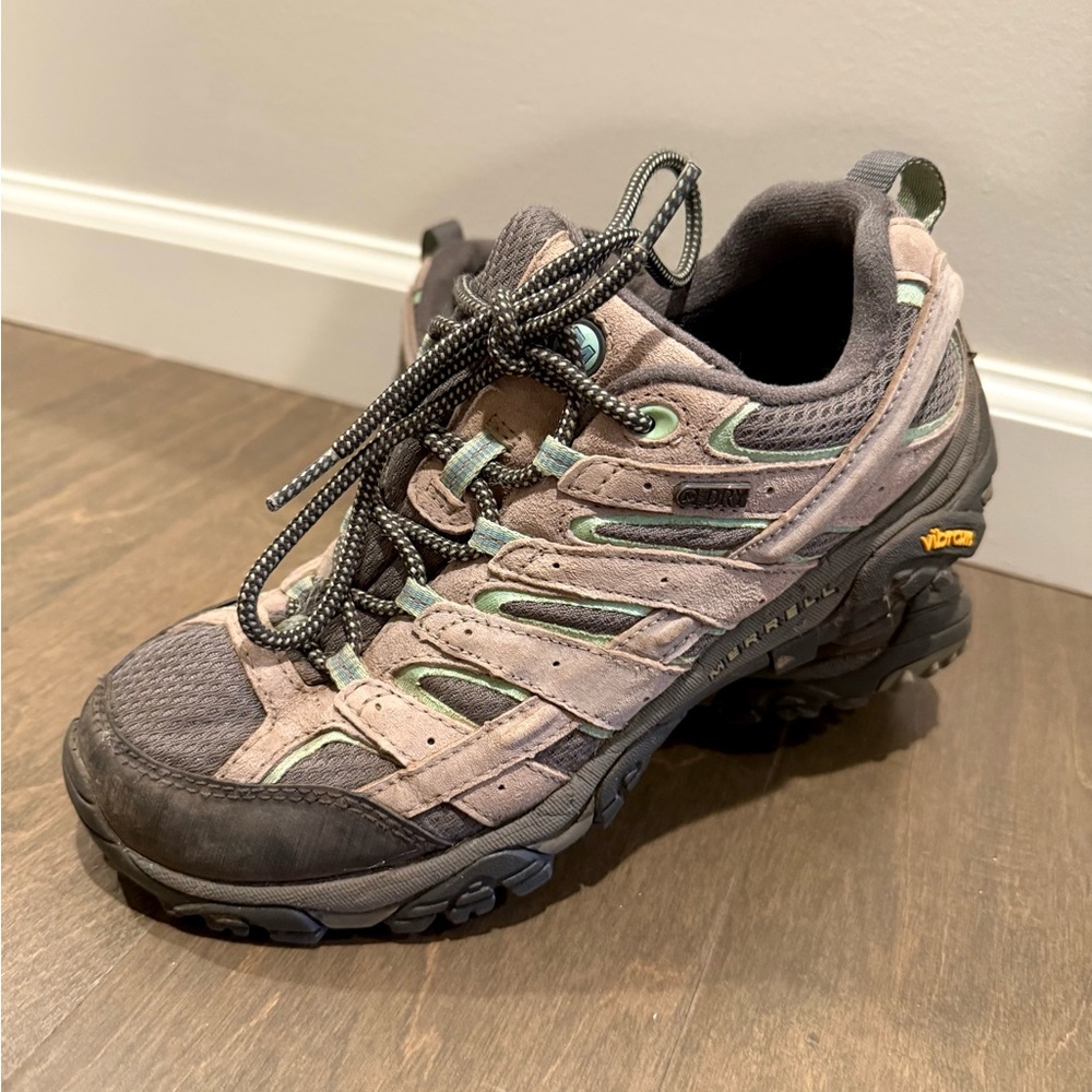 Merrell Moab 2 Hiking Shoes in Drizzle and Mint